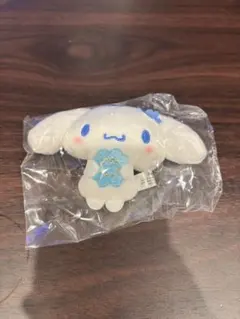 新品未開封】 シナモロール 20周年アニバーサリー ぬいぐるみバッジ
