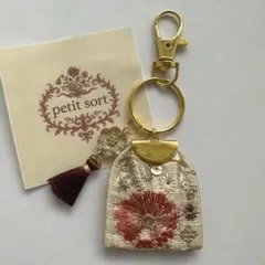 インド刺繍リボンキーホルダーチャーム No.211 ✿ハンドメイド