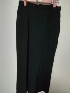 ユニクロ ドレープ ワイド クロップドパンツ　ブラック M