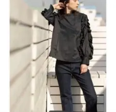 【美品】オペークドットクリップ　フリルスリーブブラウス　M　　ボリューム袖のサムネイル