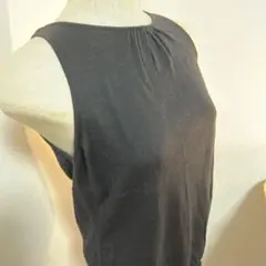 【美品】FENDI 黒ノースリーブ トップス Lサイズ 美品】FENDI 黒ノースリーブ トップス Lサイズ FENDI（タンク