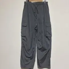 【GU】グレー カーゴパンツ ウエスト調整可能