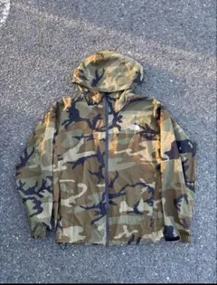 THE NORTH FACE カモフラ マウンテンパーカー Lのサムネイル