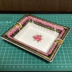 アンティーク　ピンクのバラ柄 陶器製 置き型灰皿