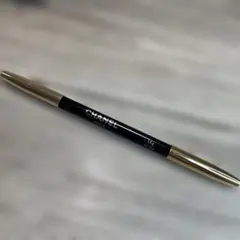 샤넬 르 크레용 리벨