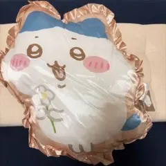 ちいかわ　ギンガムフリルクッション　ハチワレのサムネイル
