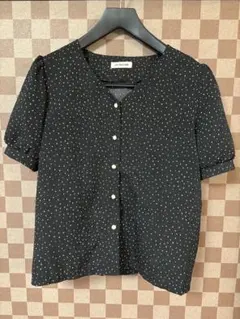 JUNOAH 黒 ドット柄 半袖シャツ