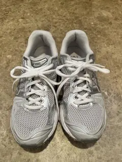 ASICS GEL-KAYANO14 シルバー スニーカーのサムネイル