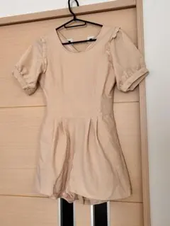 ベージュ ショートロンパース