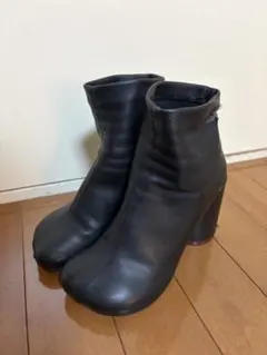 MM6 MaisonMargielaアナトミック　アンクルブーツのサムネイル