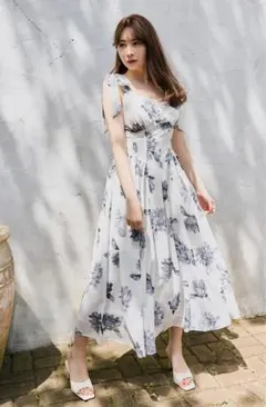 Herlipto Sunflower Printed Midi Dress Sのサムネイル