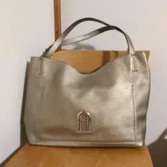 〘FURLA〙トートバッグのサムネイル