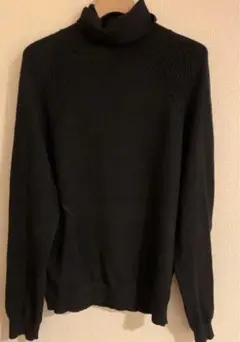 黒 タートルネック セーター