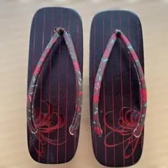 木製下駄 黒地 赤い花柄