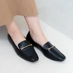 Launa Lea スクエアトゥビットフラットローファーのサムネイル