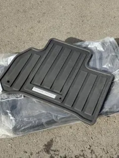 Range Rover 純正 ゴムフロアマット セット　中古