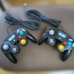 ニンテンドーゲームキューブ」用コントローラー（型番：DOL-003）です。﻿2個