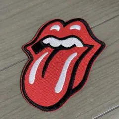 【新品】ローリングストーンズ風 リップロゴ 刺繍ワッペン まとめ購入割引あり