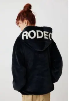 タグ付き新品未使用　ロデオクラウンズワイドボウル　フードエコファーブルゾン