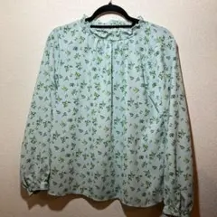 緑 ブラウス