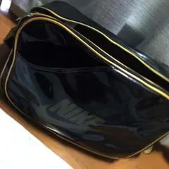 NIKE エナメルバッグ