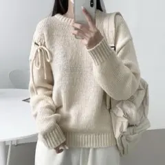 リボン付きクリーム色ニット長袖　Mサイズ