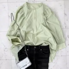 美品　ビューティアンドユース　シアーパフスリーブブラウス　グリーン