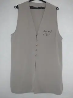 レトロ　グレー ノースリーブベスト ボタン付き