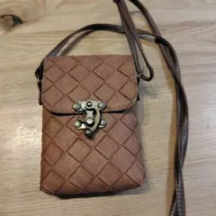 ブラウン編み込みショルダーバッグ