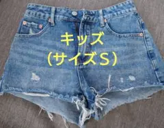 【キッズ】デニムブルー ダメージ加工 ハーフパンツ（サイズＳ）