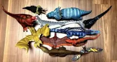 恐竜などのおもちゃ　11体セット