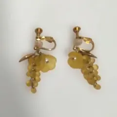 イエロー ゴールド 花と葉とぶどうの房 イヤリング
