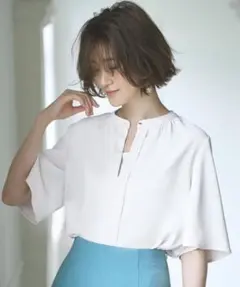 RUIRUE BOUTIQUE フロントタックフレアスリーブブラウス