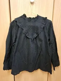 【期間限定値下げ中】アズノゥアズ　黒長袖ブラウスのサムネイル