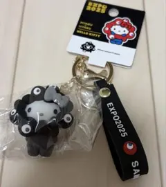 ミャクミャク　サンリオ　ハローキティ 立体マスコットキーホルダー　ブラック