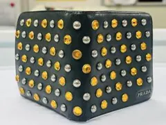 ⭐️レア・希少⭐️PRADA プラダ 二つ折り財布 サフィアーノスタッズ2012SSのサムネイル