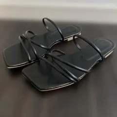 ブラック ストラップサンダル フラット