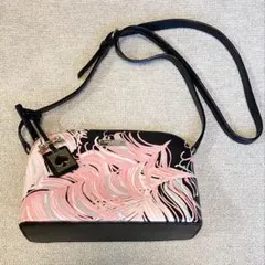 ★katespade newYork★ ピンクと黒の羽根模様ショルダーバッグ