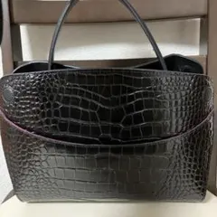 KYOKO HIGA（キョウコヒガ) クロコダイル型押　ブラック ハンドバッグ