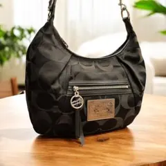 Item thumbnail for item 01192284-2236-4c23-badd-5c5c306e3dcc