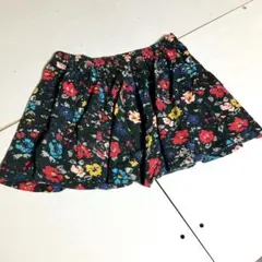 レギンスやデニムと合わせて！ZARA★花柄フレアスカート★M