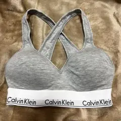 【新品同様】Calvin Klein XSサイズ　グレー スポーツブラ