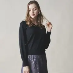 ビアッジョブルー　ニット　Vネック ブラック　1回着用美品　毛100%