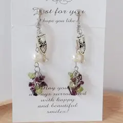 シャンパングラスと天然石サザレのイヤリング（ピアス変更可）匿名配送　No.505