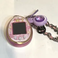 たまごっち4U ピンク 着せ替え チャームストラップ付き Amazon | TAMAGOTCHI 4U PINK (たまごっち 4U ピンク) | ハンドヘルド