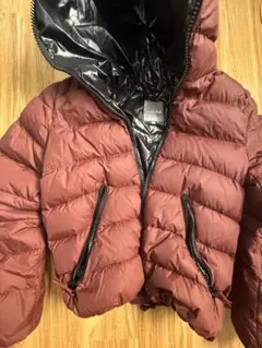 「DUVETICA バーガンディ フード付きダウンジャケット」 46