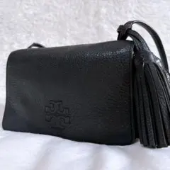 ✨美品✨ トリーバーチ ショルダーバッグ エンボスロゴ ブラック タッセル