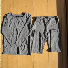 ユニクロ　極暖　110上下セット　お値下げ中