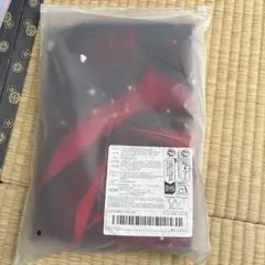 赤と黒のグラデーションカーテン