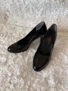 DIANA ダイアナ エナメルパンプス ブラック 22.5cmのサムネイル